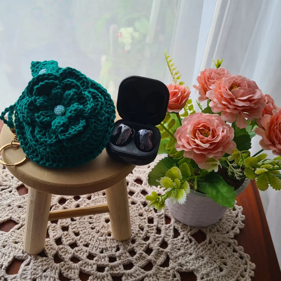 Case em Crochê para Fone de Ouvidos Verde Hera - artesanato de Mari Crochê feito com carinho!