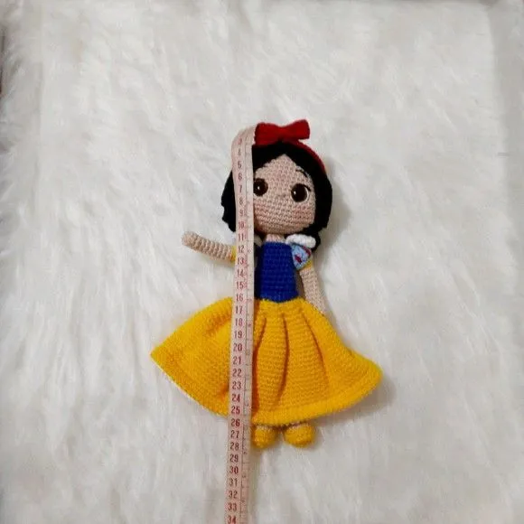 Branca de Neve Amigurumi 27cm- Graça Carvalho Crochê - foto 4