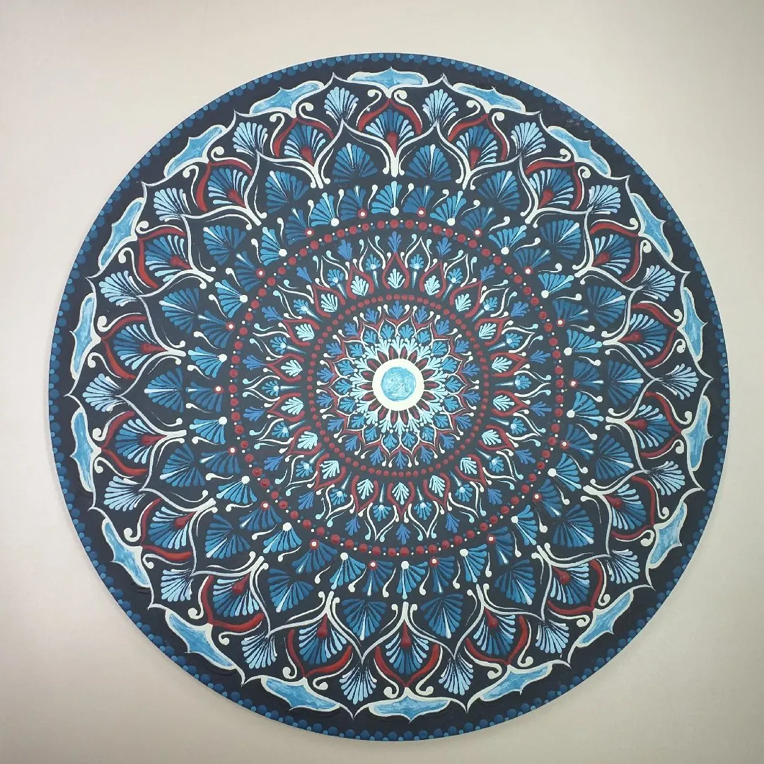 Mandala Decorativa em MDF 35 cm Pintada à Mão – Azul - artesanato feito à mão por MultiVerso Multiarte