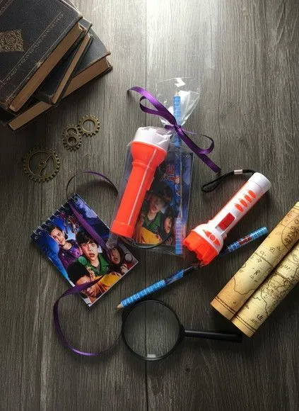 Kit Bloquinho + Lupa e Lanterna Dpa Personalizado - artesanato feito à mão por Mi Papelaria Criativa
