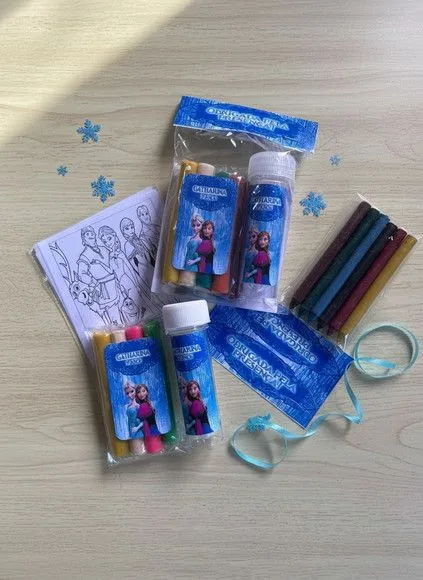 Kit Massinha + Giz + Bolha - Frozen Personalizado - feito à mão por Mi Papelaria Criativa