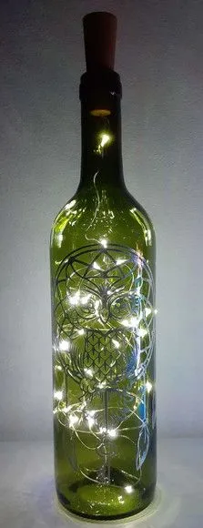 Luminária de garrafa decorada - foto 4