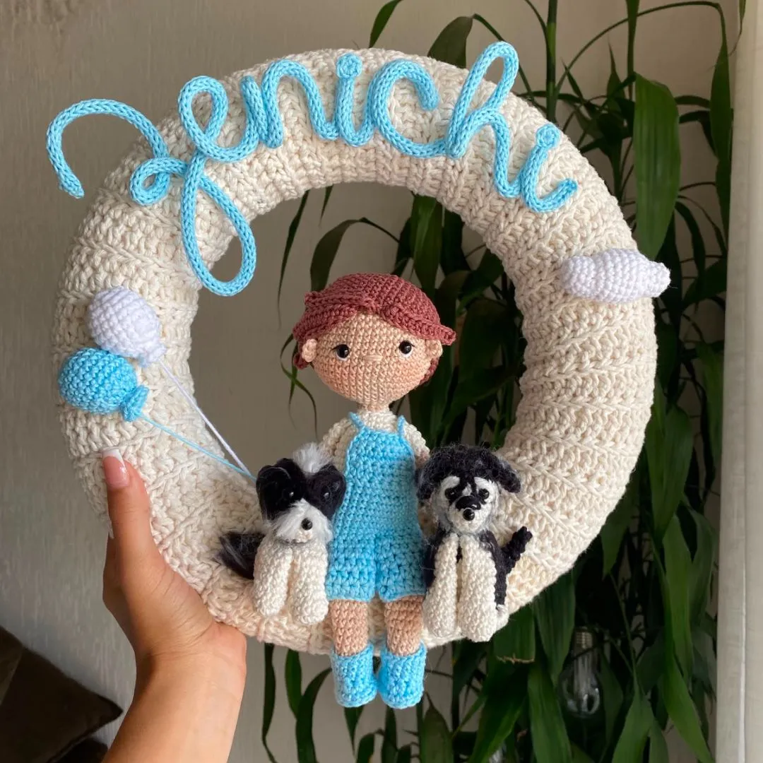 Porta Maternidade Menino Personalizado com Cachorrinhos em Amigurumi - foto 2