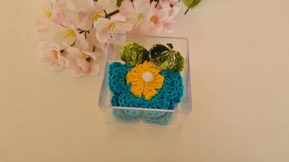 Chaveiro Florzinha em Crochê Turquesa (lembrancinha) - foto 3