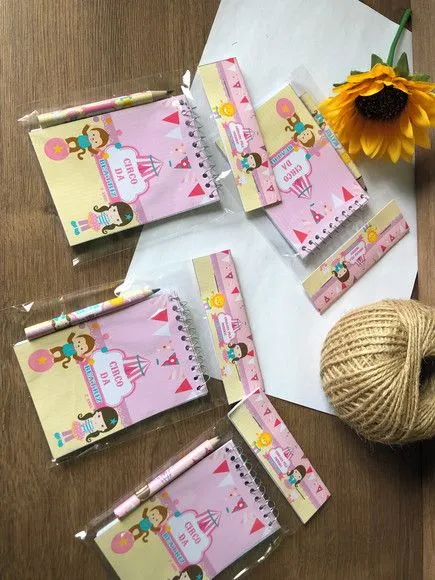 Bloquinho Circo Personalizado - artesanato feito à mão por creativitybynina