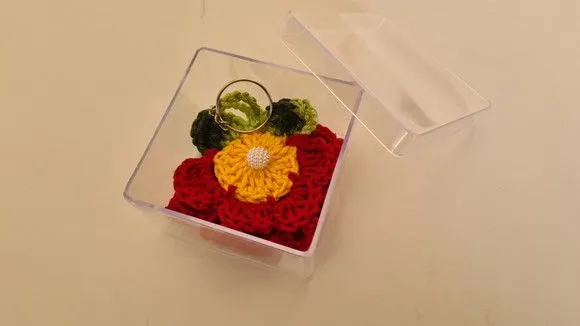 Chaveiro Florzinha em Crochê Vermelho (lembrancinha) - foto 4