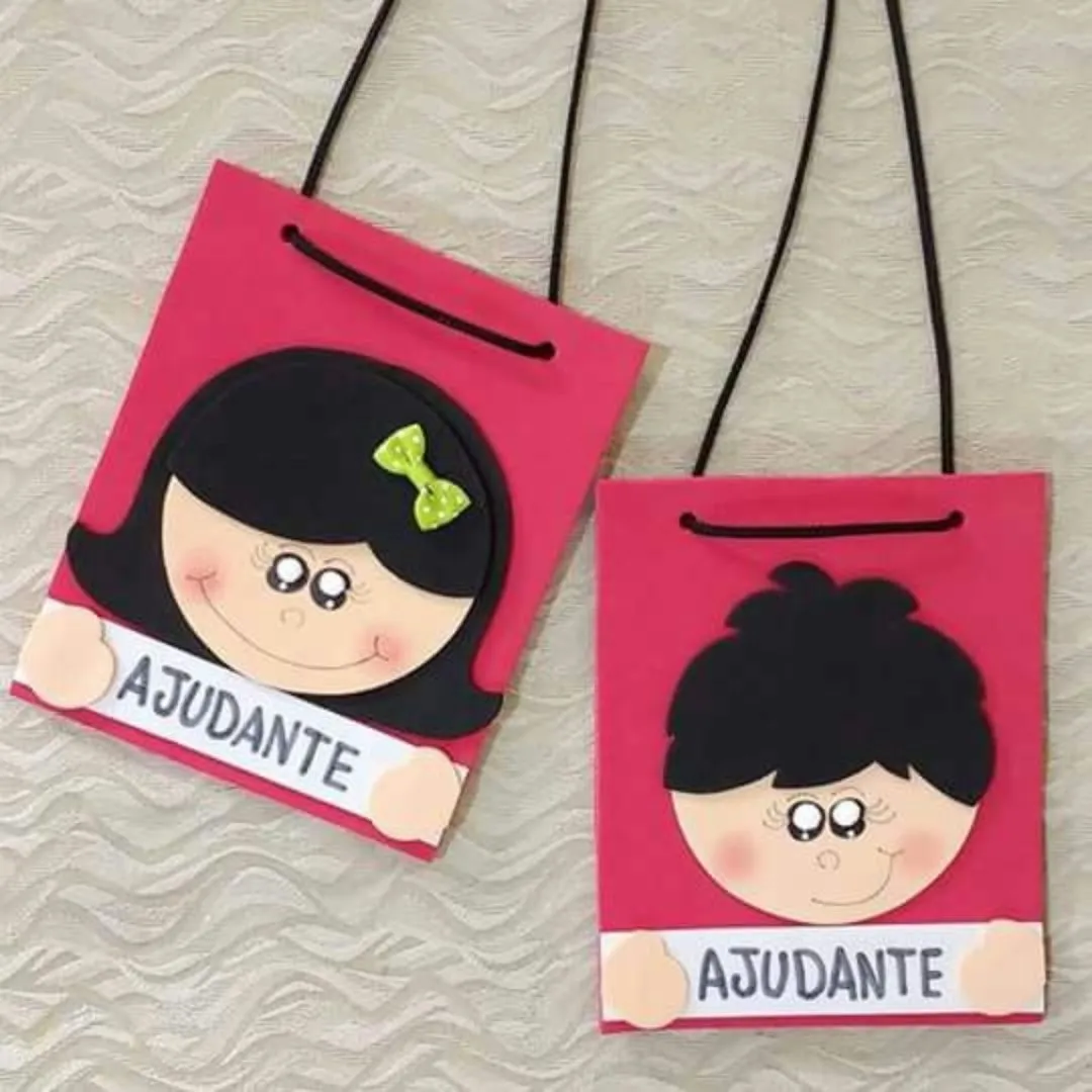plaquinha de ajudante