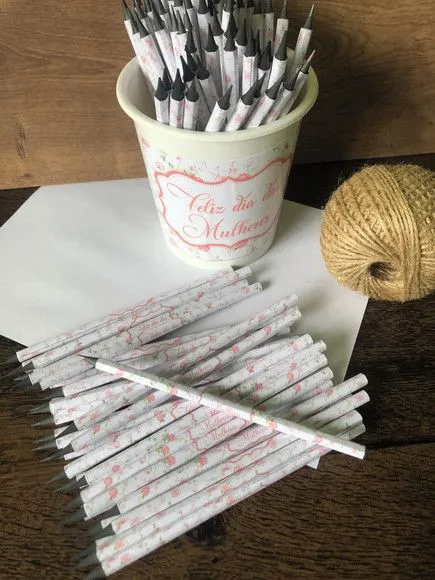Lápis Dia das Mulheres Personalizado - artesanato feito à mão por creativitybynina