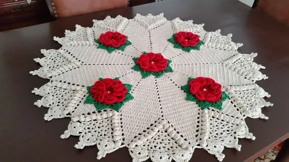 Toalha Redonda Crochê com Flores - foto 2