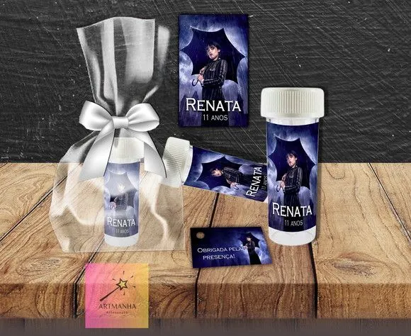 Bolha de Sabão Wandinha Personalizada - feito à mão por Artmanha Lembrancinhas