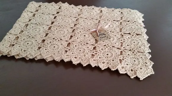 Caminho de Mesa em Crochê Bege (1,60 cm x 30 Cm) - foto 3