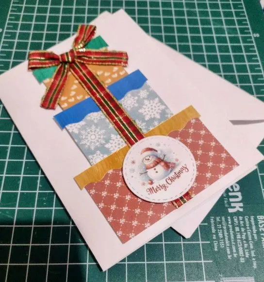 Cartão de Natal - Presentes e Boneco de Neve - artesanato de Ateliê de Criação Usina Caseira
