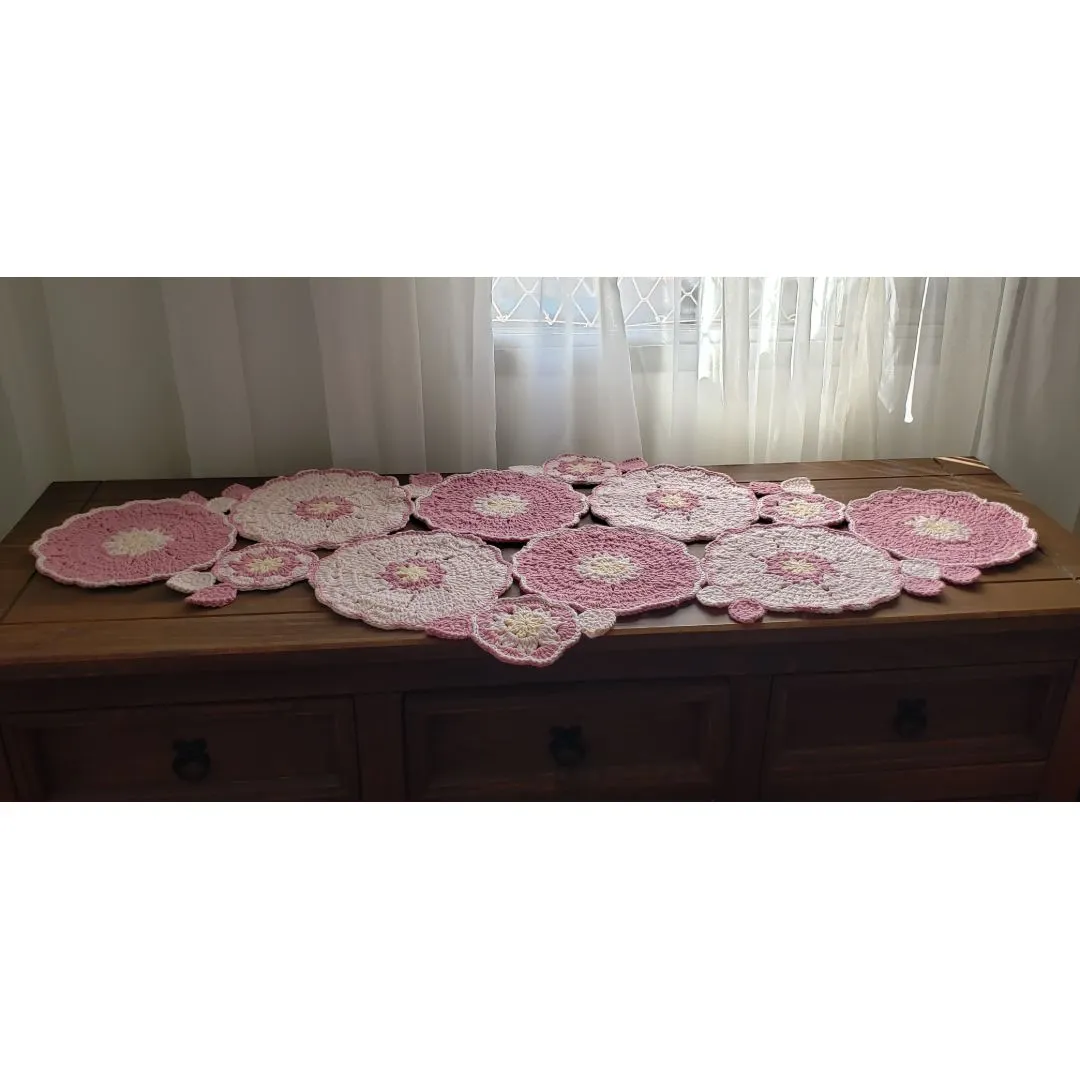 Caminho de Mesa em crochê modelo Russo - foto 2