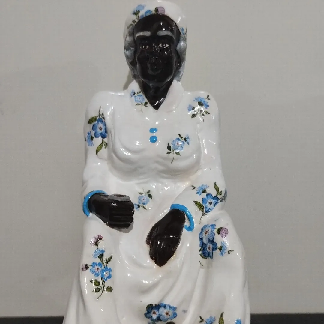 preta velha em gesso maciça 25 cm - foto 6