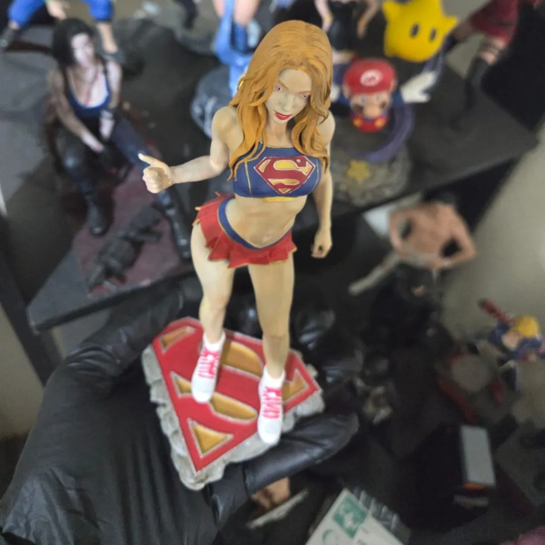 Supergirl DC Boneco Colecionaveis Action Figure - foto 3