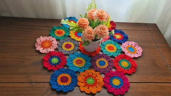 Toalhinha de Crochê Flores Japonesa (50 cm x 45 Cm) - foto 2