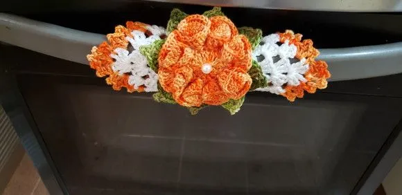 Pegador de Armário ou Fogão Crochê - Laranja Mesclado/branco - foto 3