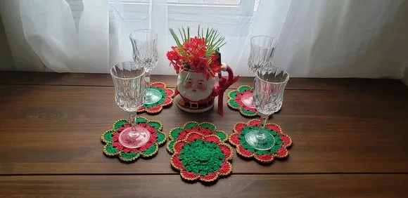 Descanso de Taças em Crochê Natal 06 Unidades - artesanato de Mari Crochê feito com carinho!