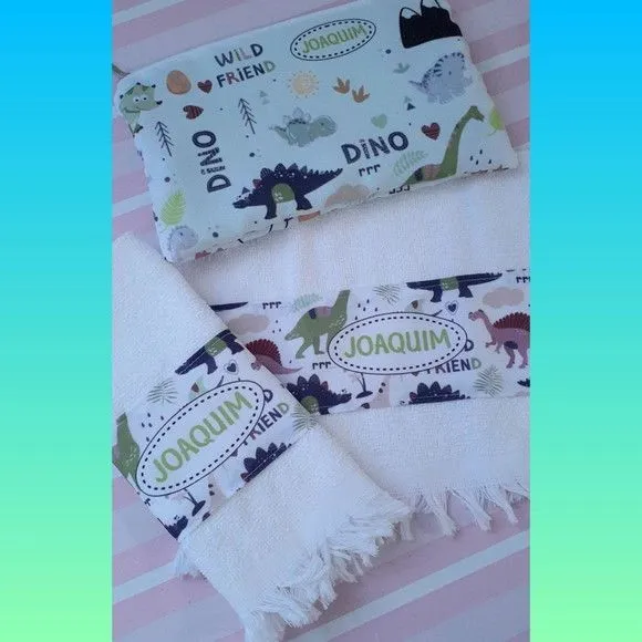 Kit Dinossauro - Toalha e Necessaire - foto 2