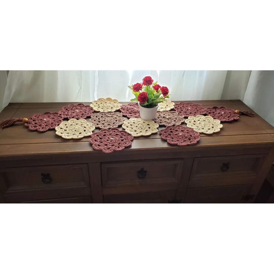 Trilho de Mesa em Crochê Flores com Tassel - foto 4