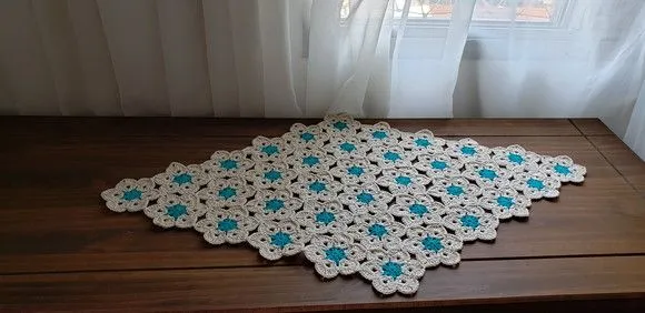 Centro de Mesa Crochê Mini Flor (cru/tifani) - foto 5