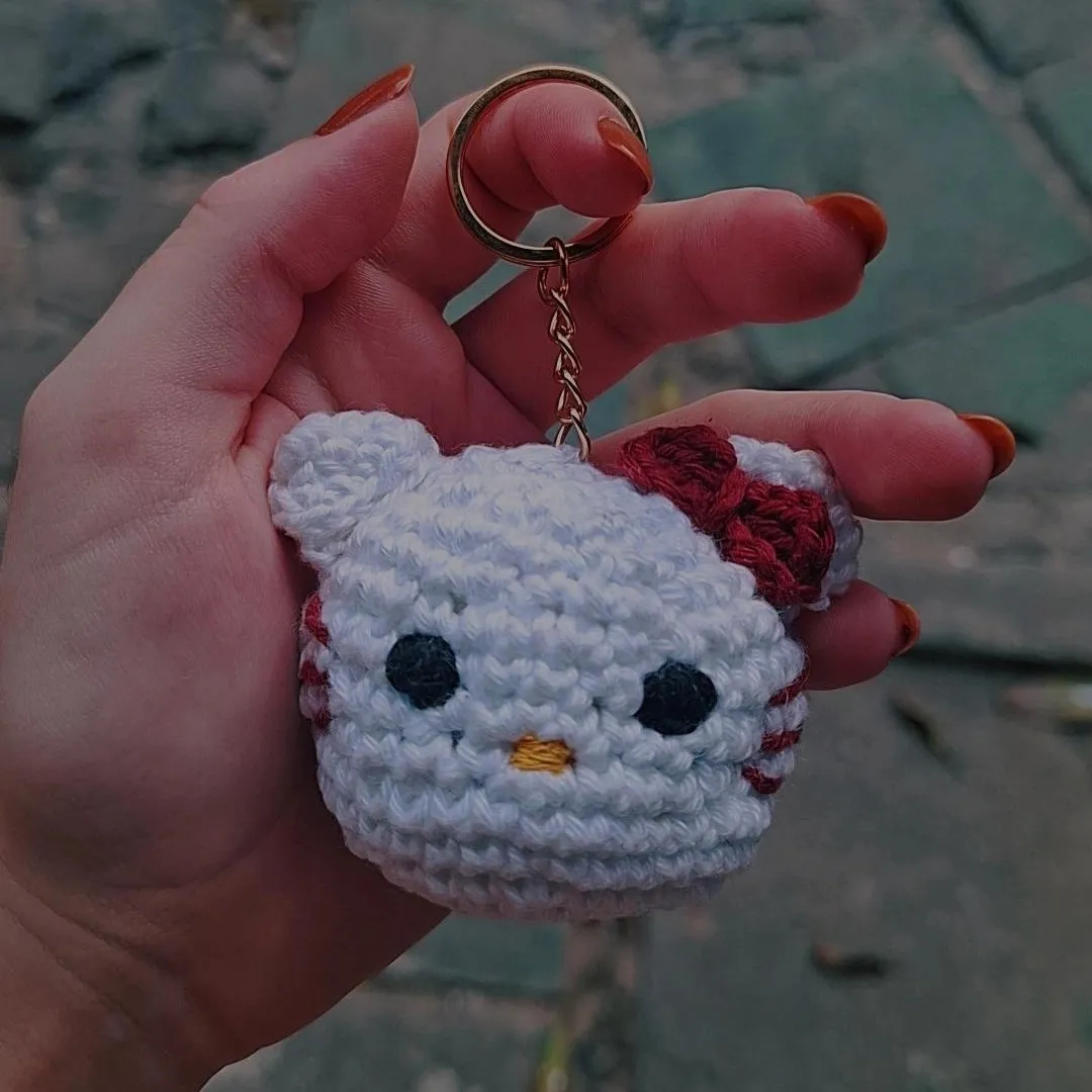 Chaveiro Hello Kitty em Crochê 🩷 - foto 2