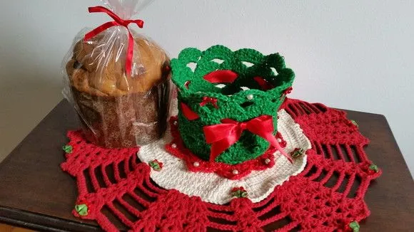 Porta Panetone em Crochê Verde com Vermelho - foto 5