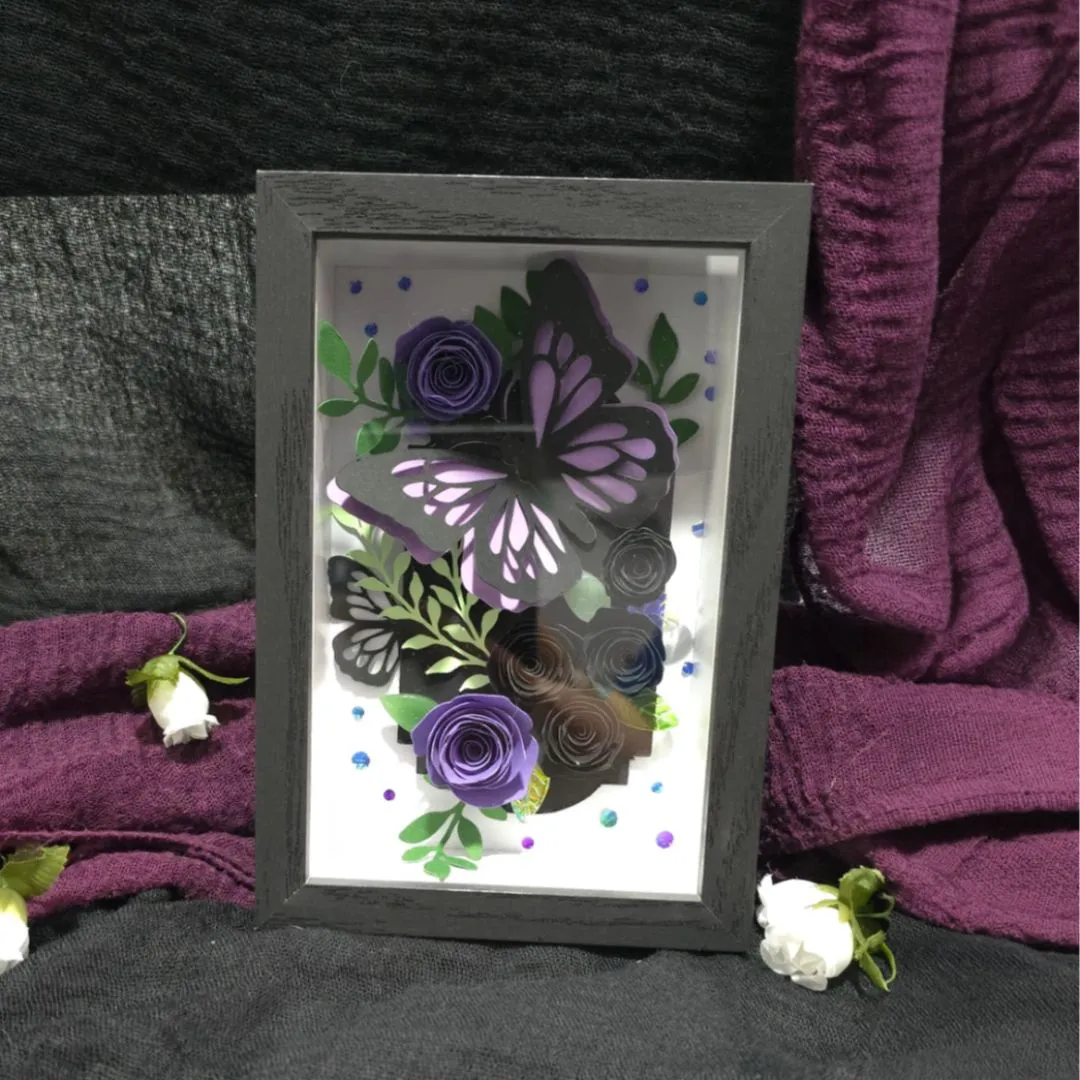 Shadowbox Metamorfose — Quadro 3D Borboleta e Rosas