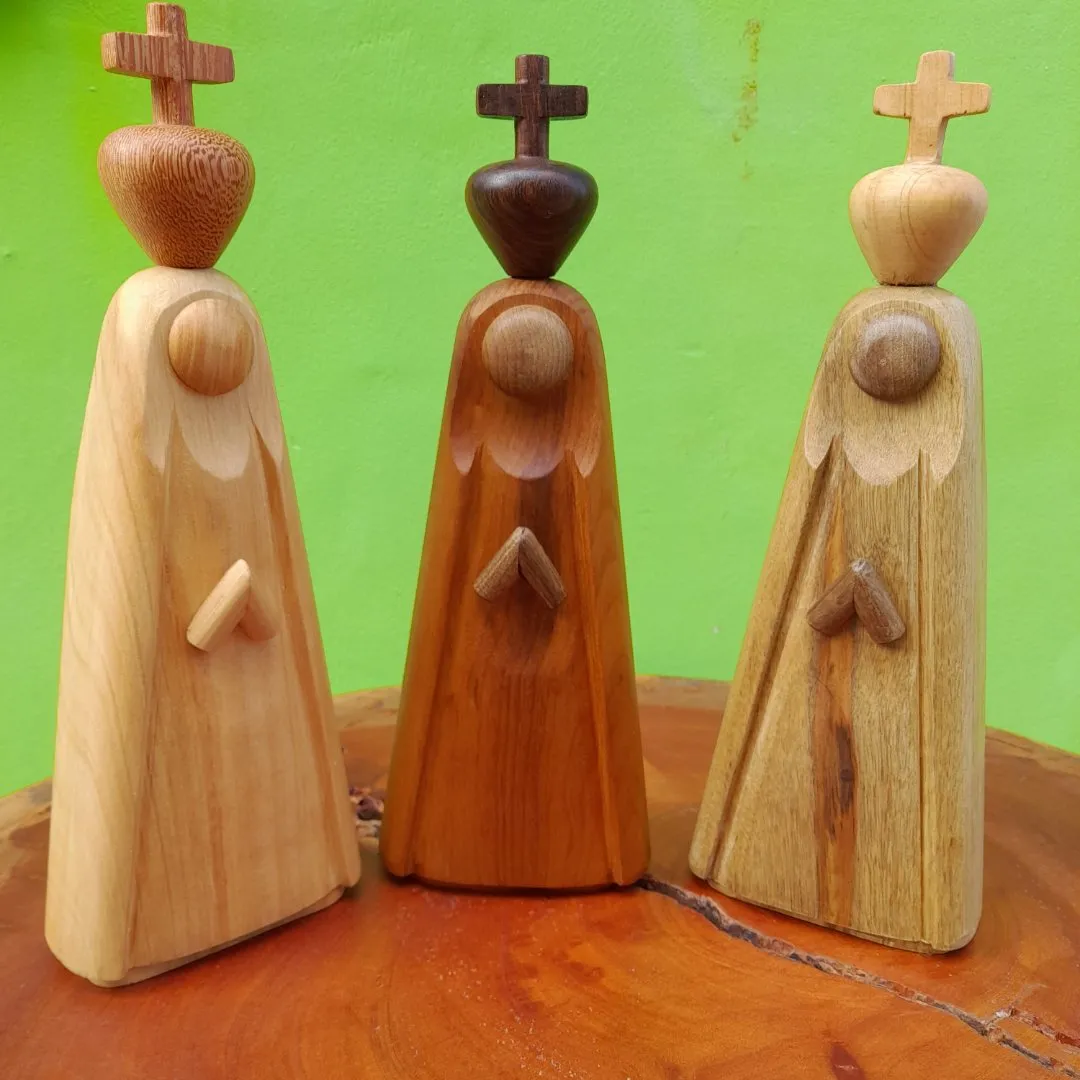 Nossa senhora Aparecida de madeira - foto 4