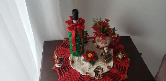 Porta Garrafa de Vinho em Crochê Verde (natal) - foto 3