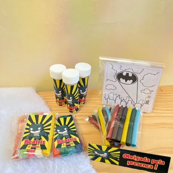Kit Massinha + Giz + Bolha Batman Personalizado - feito à mão por Artmanha Lembrancinhas