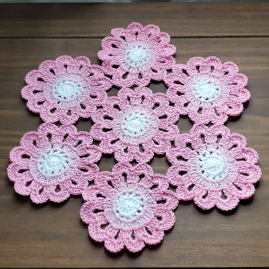 Toalhinha de Crochê Flores Japonesa Rosa com Branco - foto 6