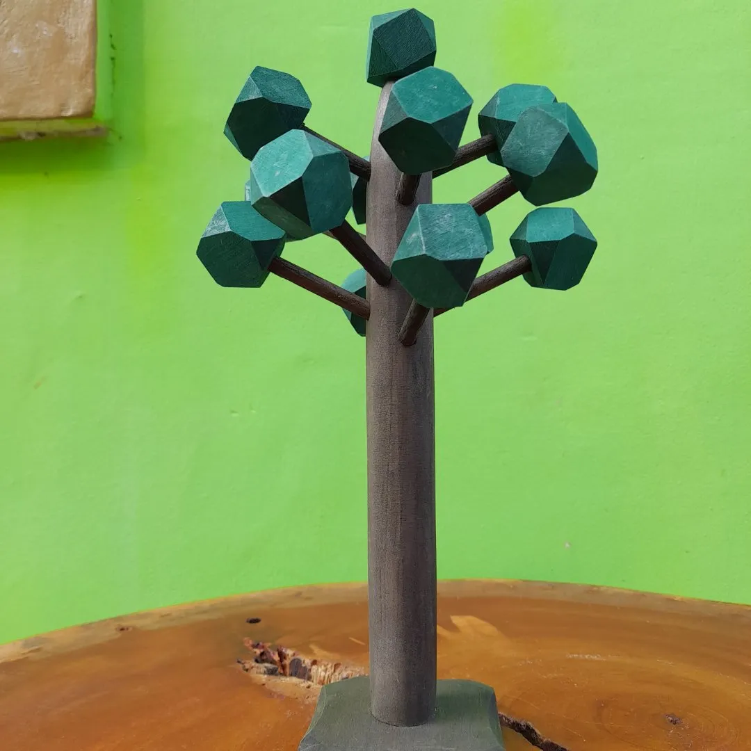 Araucaria de madeira - foto 2