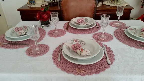 Kit Sousplat em Crochê 18 Peças Rosa Velho