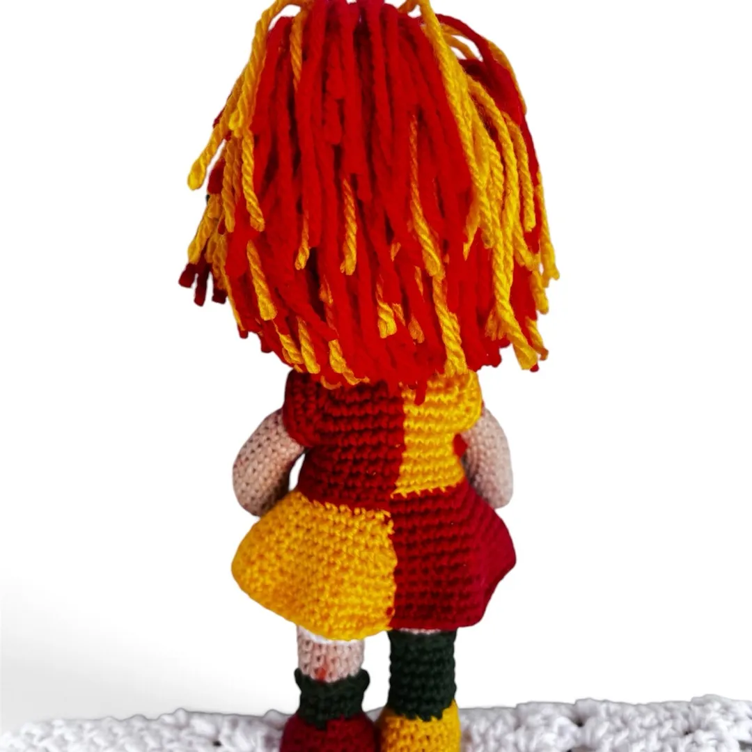 Boneca Emília do Sítio do Pica Pau Amarelo em amigurumi, crochê - foto 5