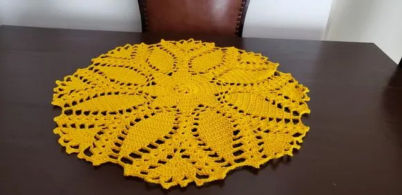 Centro de Mesa Crochê Amarelo 60 cm - foto 5