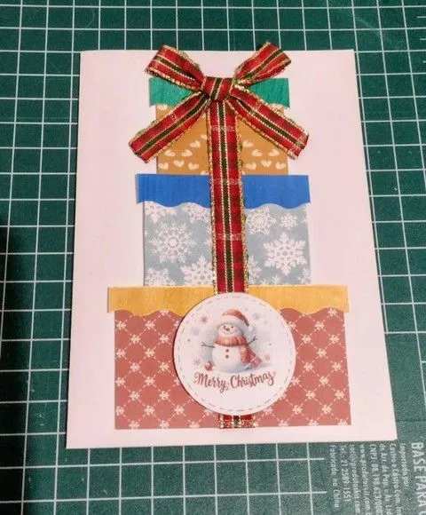 Cartão de Natal - Presentes e Boneco de Neve - foto 3