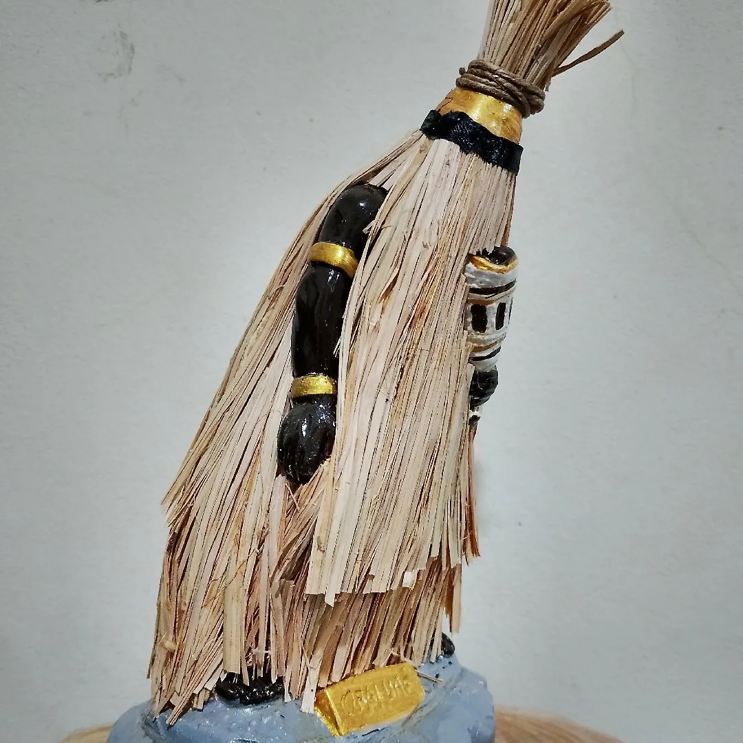 omulu em gesso com palha da costa25 cm - foto 2