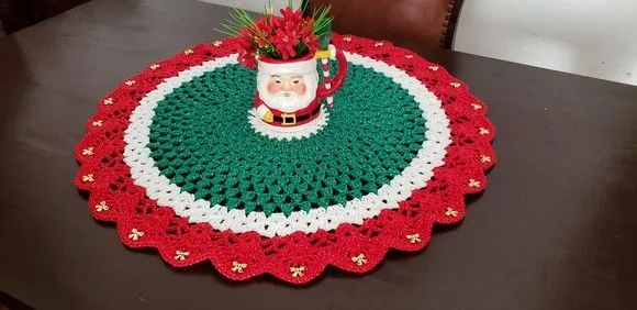 Toalha de Mesa Redonda em Crochê Natal (65 Cm) - foto 3