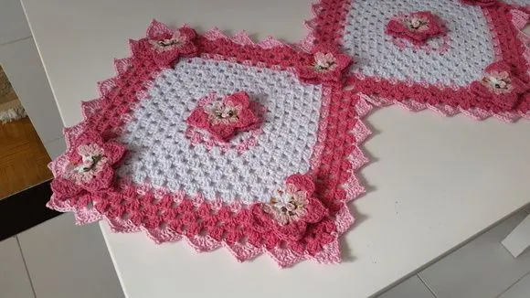 Trilho de Mesa Borboletas Rosa 1,30 cm x 50 cm - foto 3