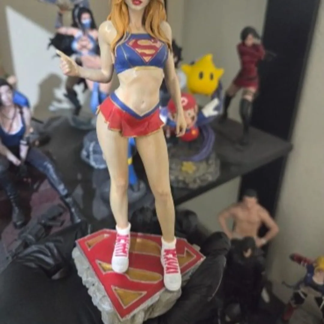 Supergirl DC Boneco Colecionaveis Action Figure - foto 2
