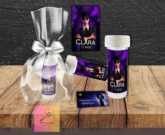 Bolha de Sabão Wandinha Personalizada - feito à mão por Artmanha Lembrancinhas
