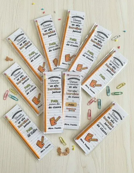 Lápis com Cartão - Volta as Aulas Personalizado - feito à mão por Mi Papelaria Criativa