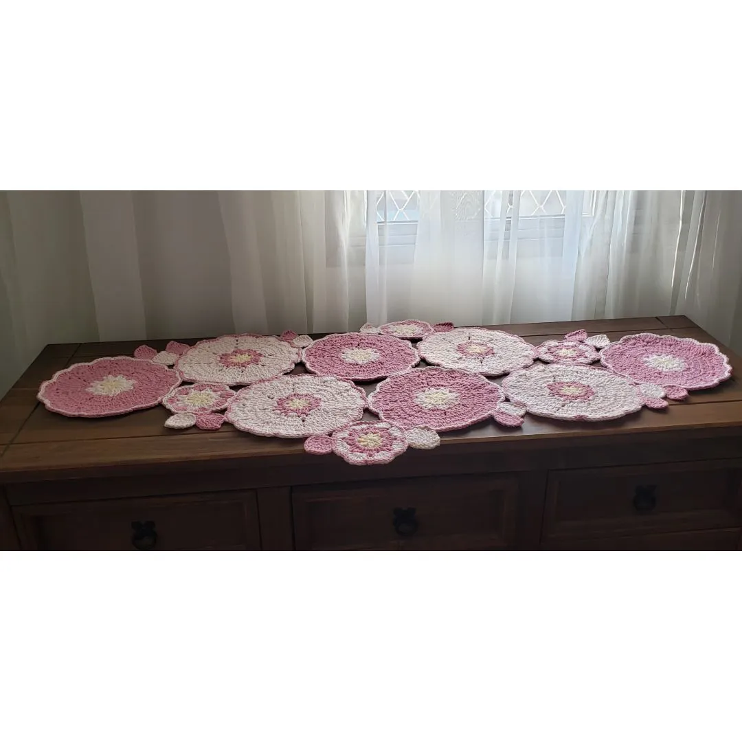 Caminho de Mesa em crochê modelo Russo - foto 3