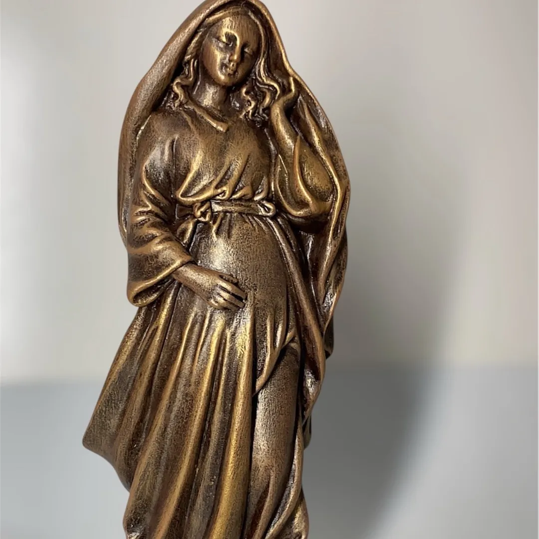 Nossa senhora grávida monocromática - foto 2