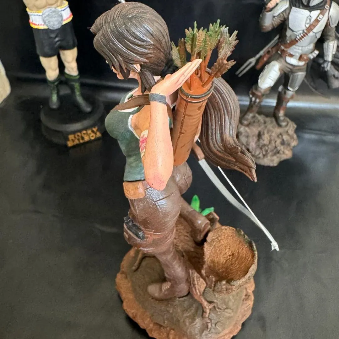 Lara Croft Tomb Raider Action Figure Colecionaveis Estatua - foto 2