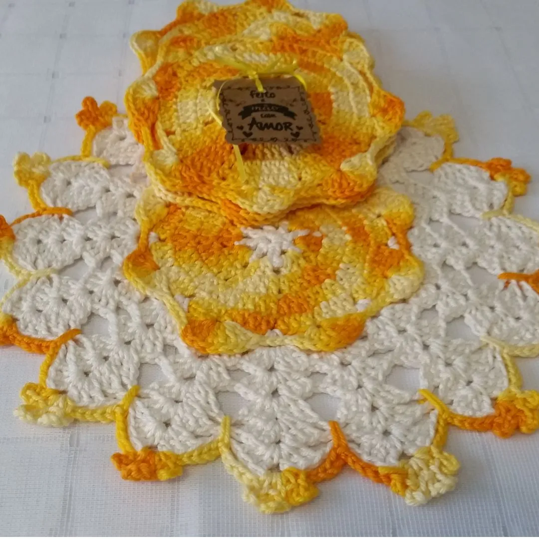 Porta Jarra e Copos em crochê mescla (7 peças) - artesanato de Mari Crochê feito com carinho!