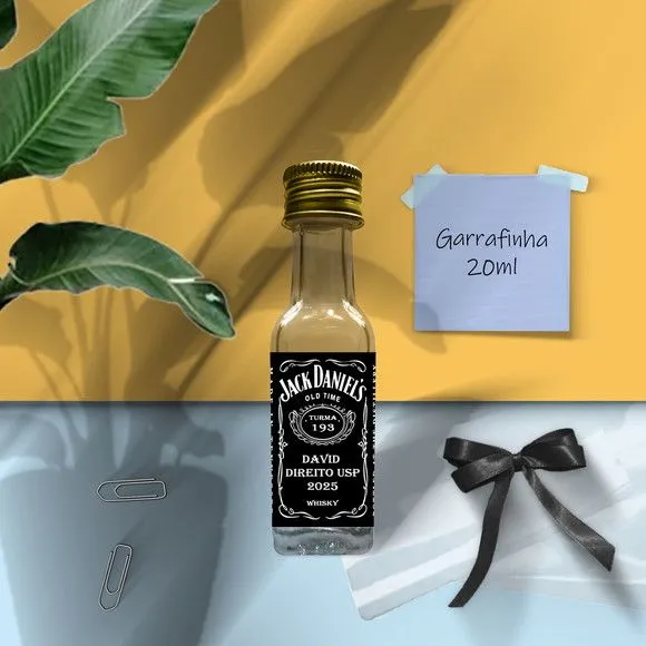 Garrafinha Whisky Personalizada - artesanato feito à mão por Mi Papelaria Criativa