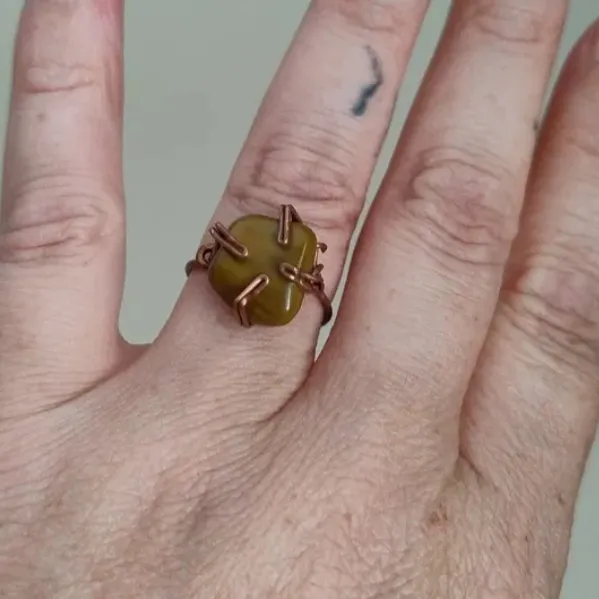 Anel Wire Wrap Cobre + Pedra Natural ARO15 - artesanato feito à mão por Luna Dreads e Artes 🌜