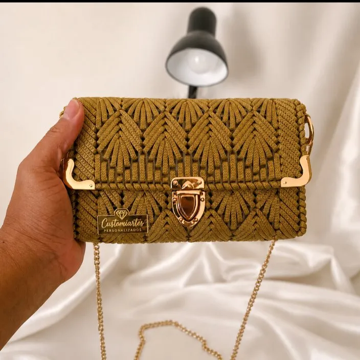 Bolsa Artesanal de crochê na tela - artesanato feito à mão por customiarts